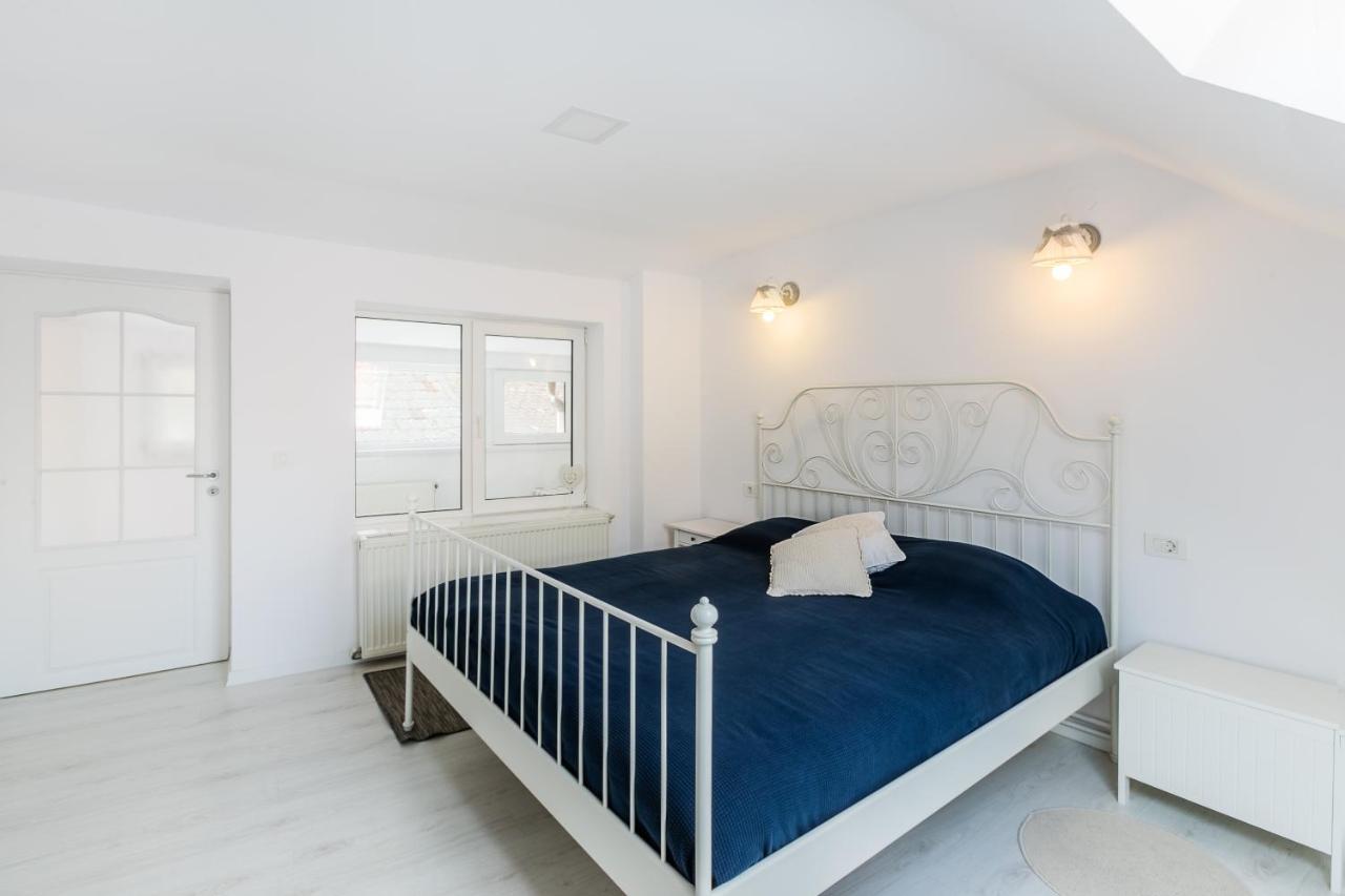 Kendall Studio Μπρασόβ Εξωτερικό φωτογραφία
